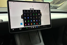 Valkoinen Tesla Model Y 2023 kuva 21.