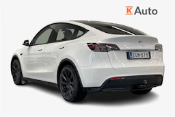 valkoinen Tesla Model Y 2023 kuva 2.