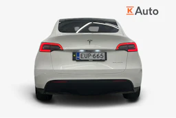 valkoinen Tesla Model Y 2023 kuva 3.