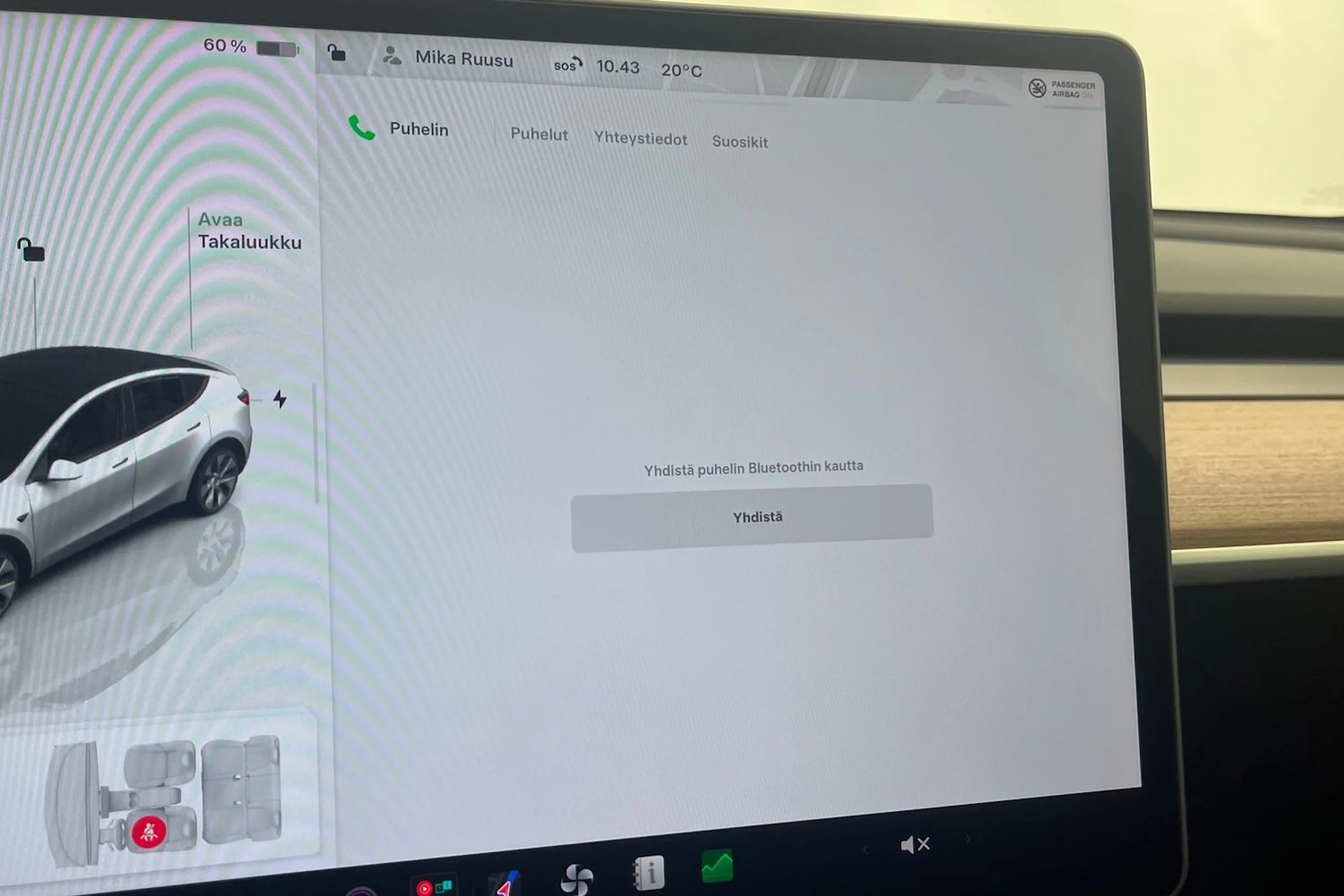 valkoinen Tesla Model Y 2023 kuva 20.