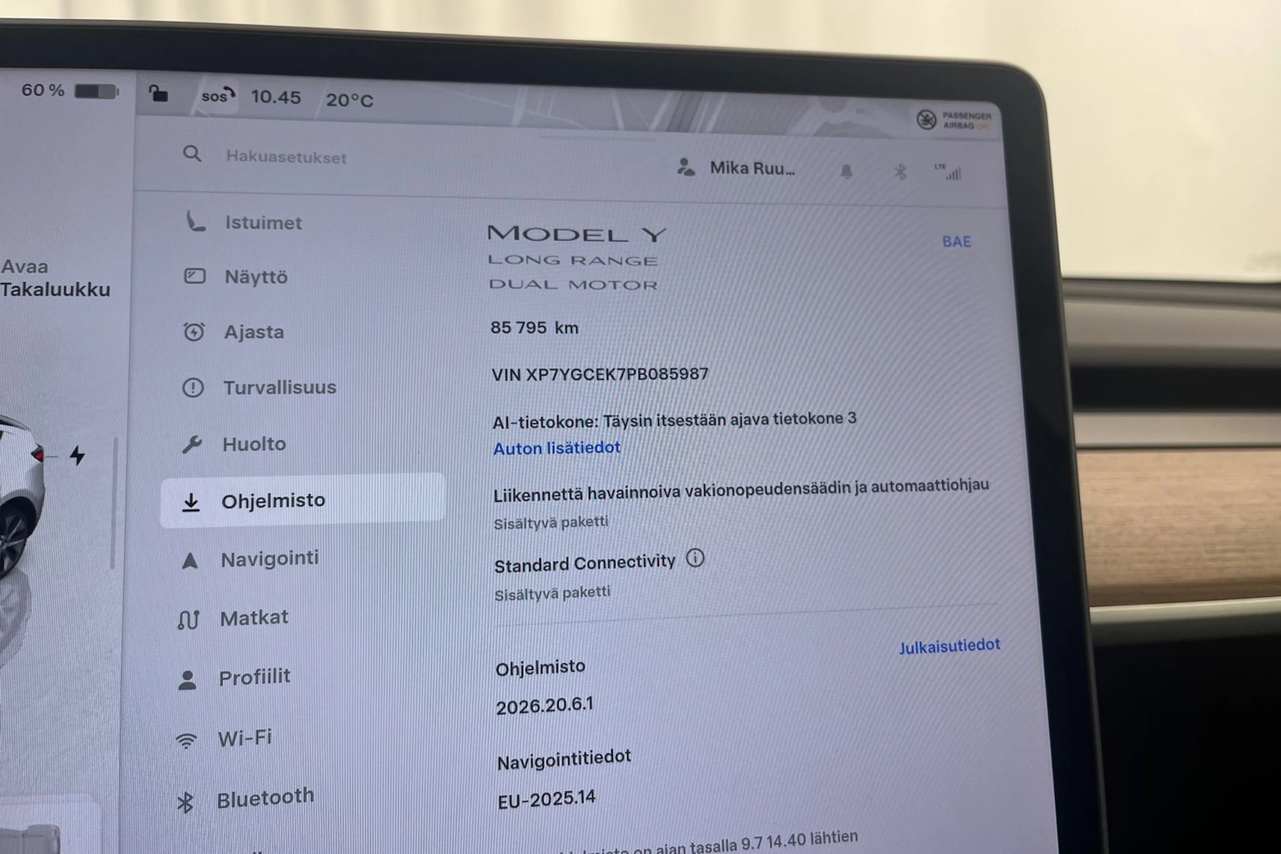 valkoinen Tesla Model Y 2023 kuva 22.