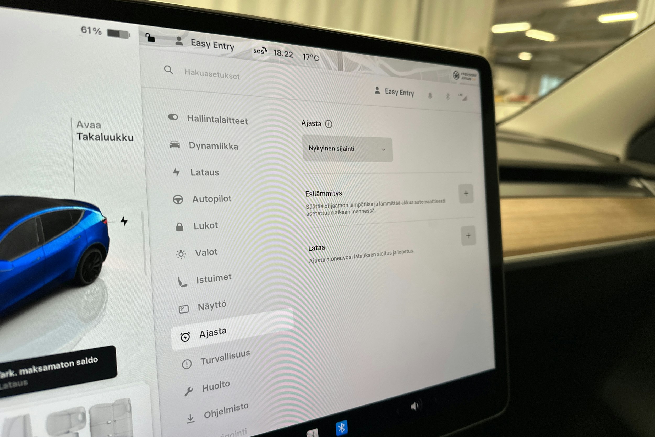 sininen Tesla Model Y 2023 kuva 17.