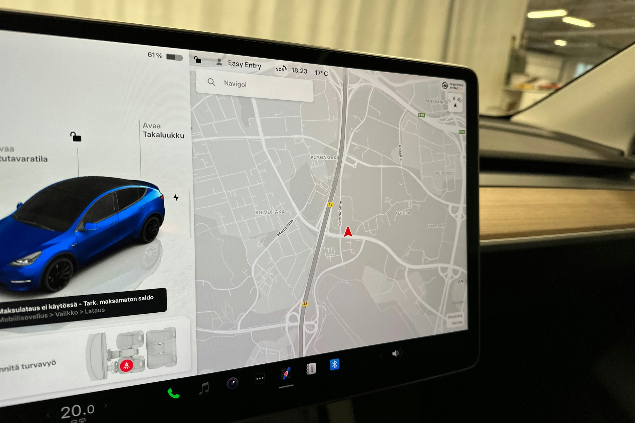 sininen Tesla Model Y 2023 kuva 20.