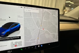 sininen Tesla Model Y 2023 kuva 20.