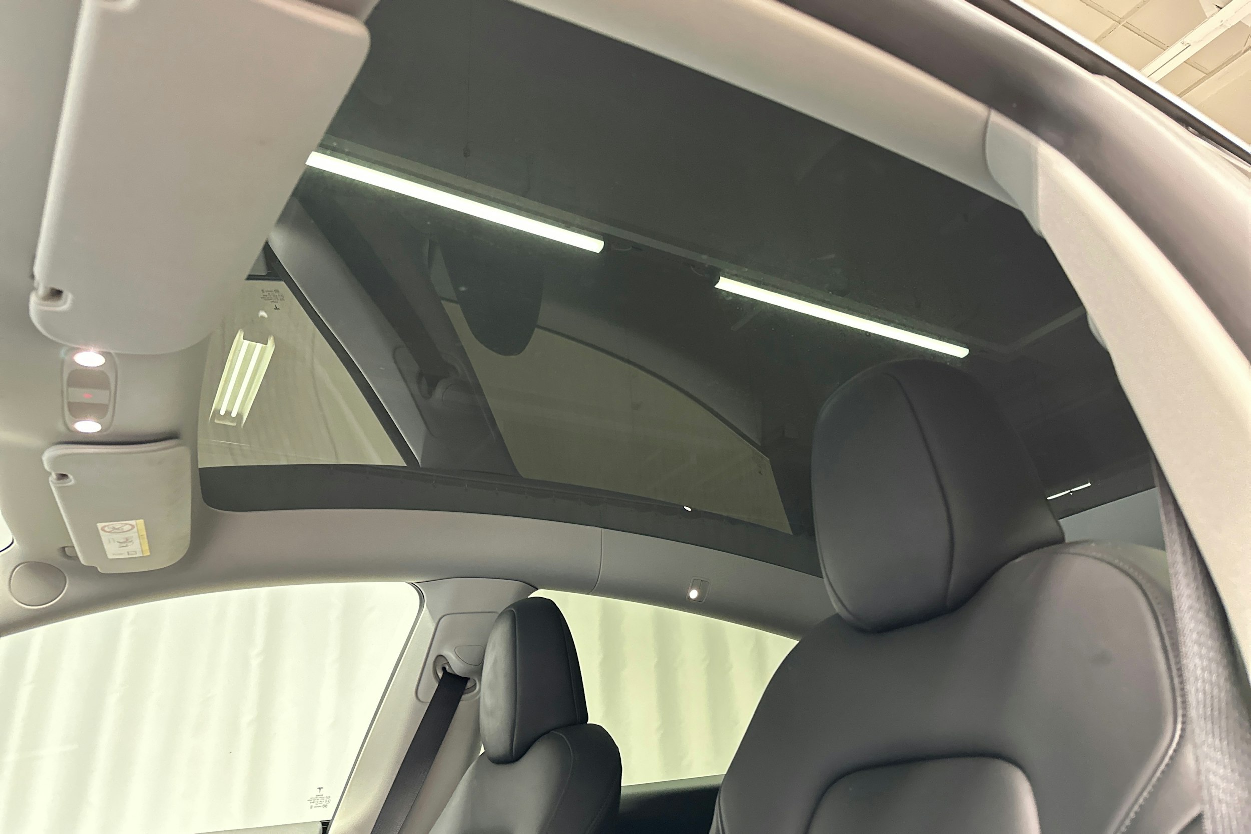 sininen Tesla Model Y 2023 kuva 25.