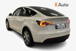 valkoinen Tesla Model Y 2023 kuva 2.