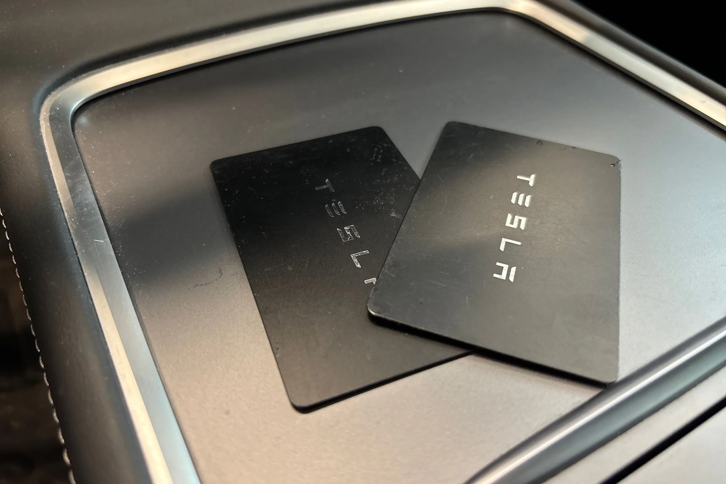 punainen Tesla Model Y 2023 kuva 4.