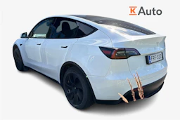 valkoinen Tesla Model Y 2023 kuva 2.