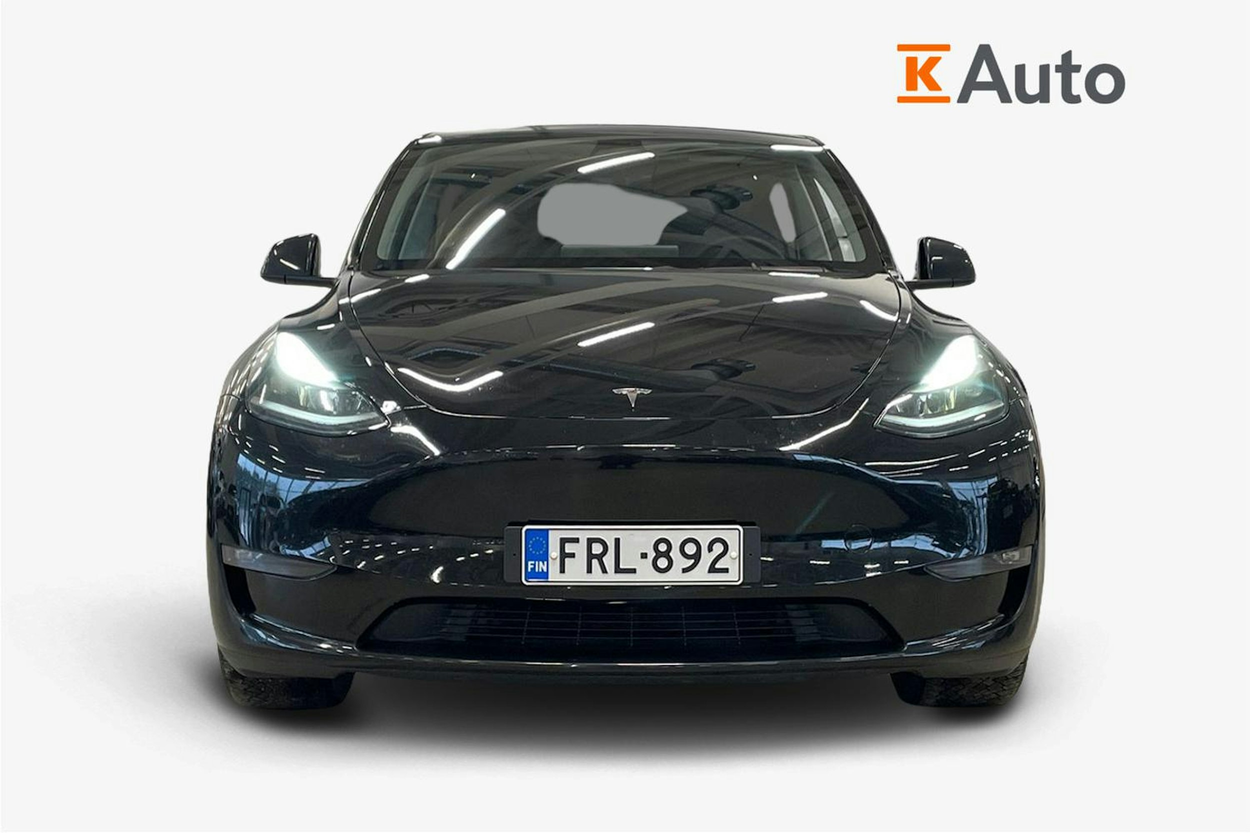 musta Tesla Model Y 2023 kuva 5.