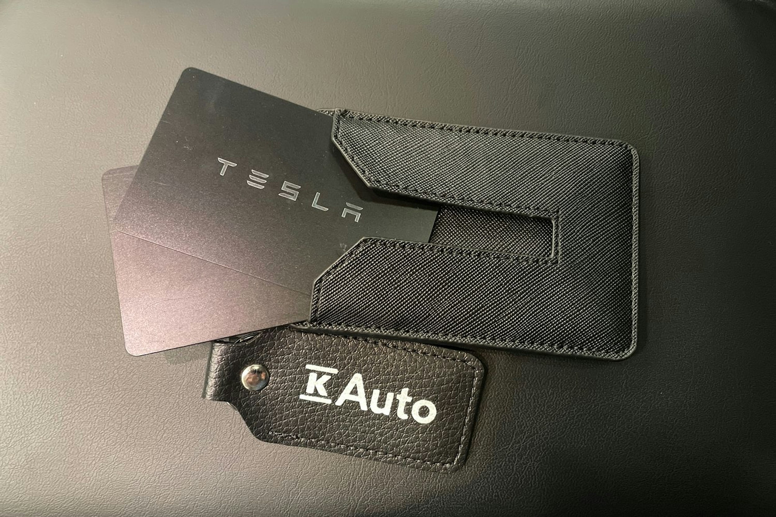 musta Tesla Model Y 2023 kuva 38.