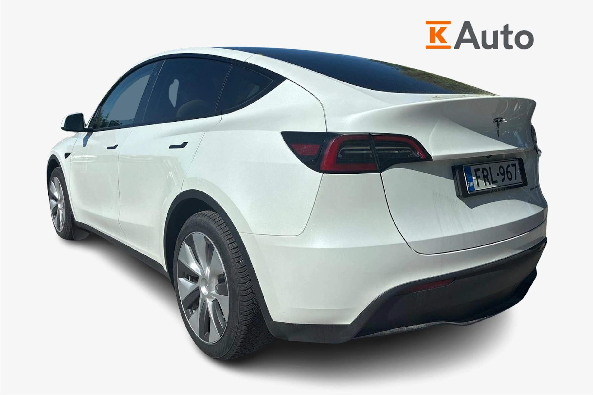 Valkoinen Tesla Model Y 2023 kuva 2.