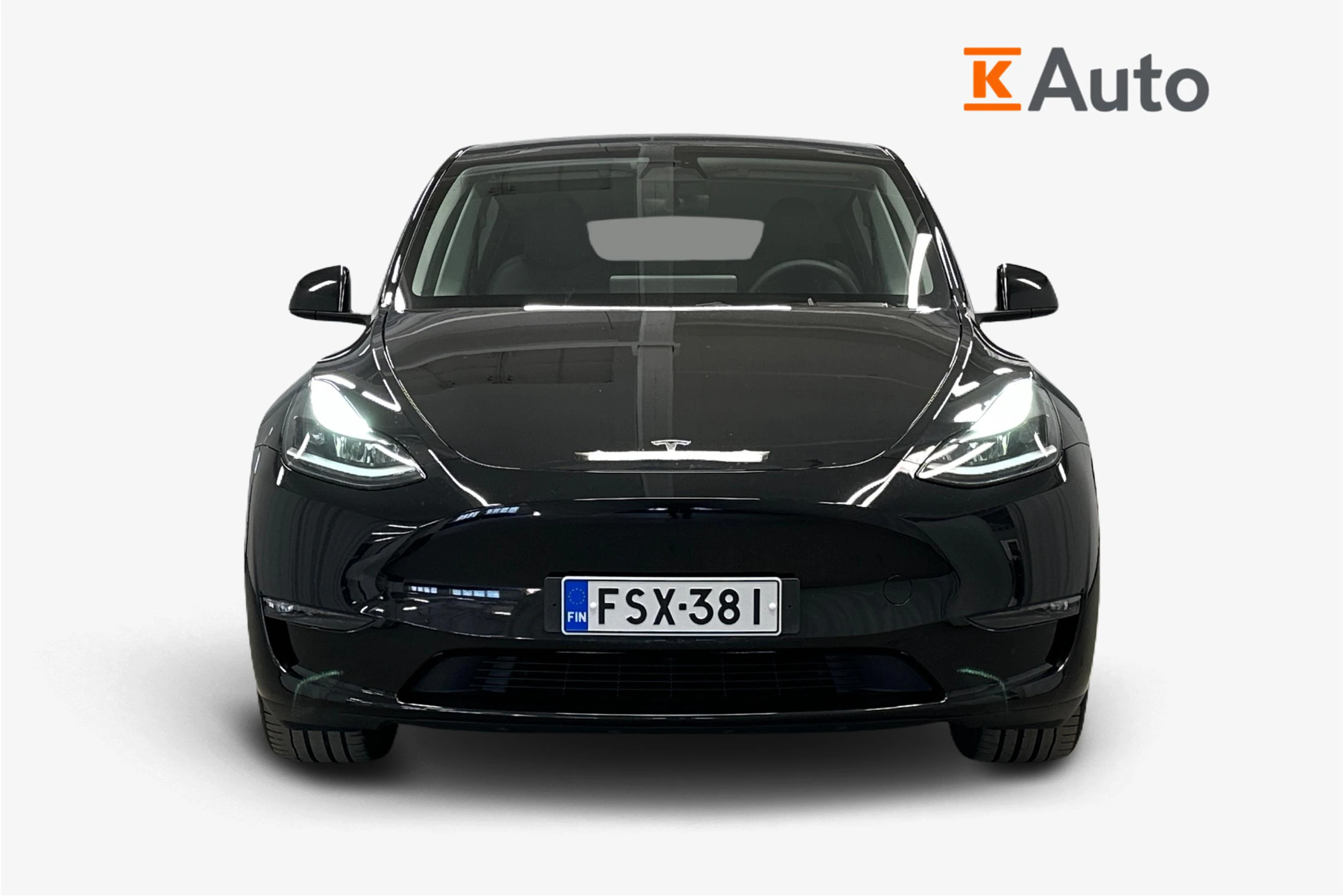 musta Tesla Model Y 2023 kuva 5.