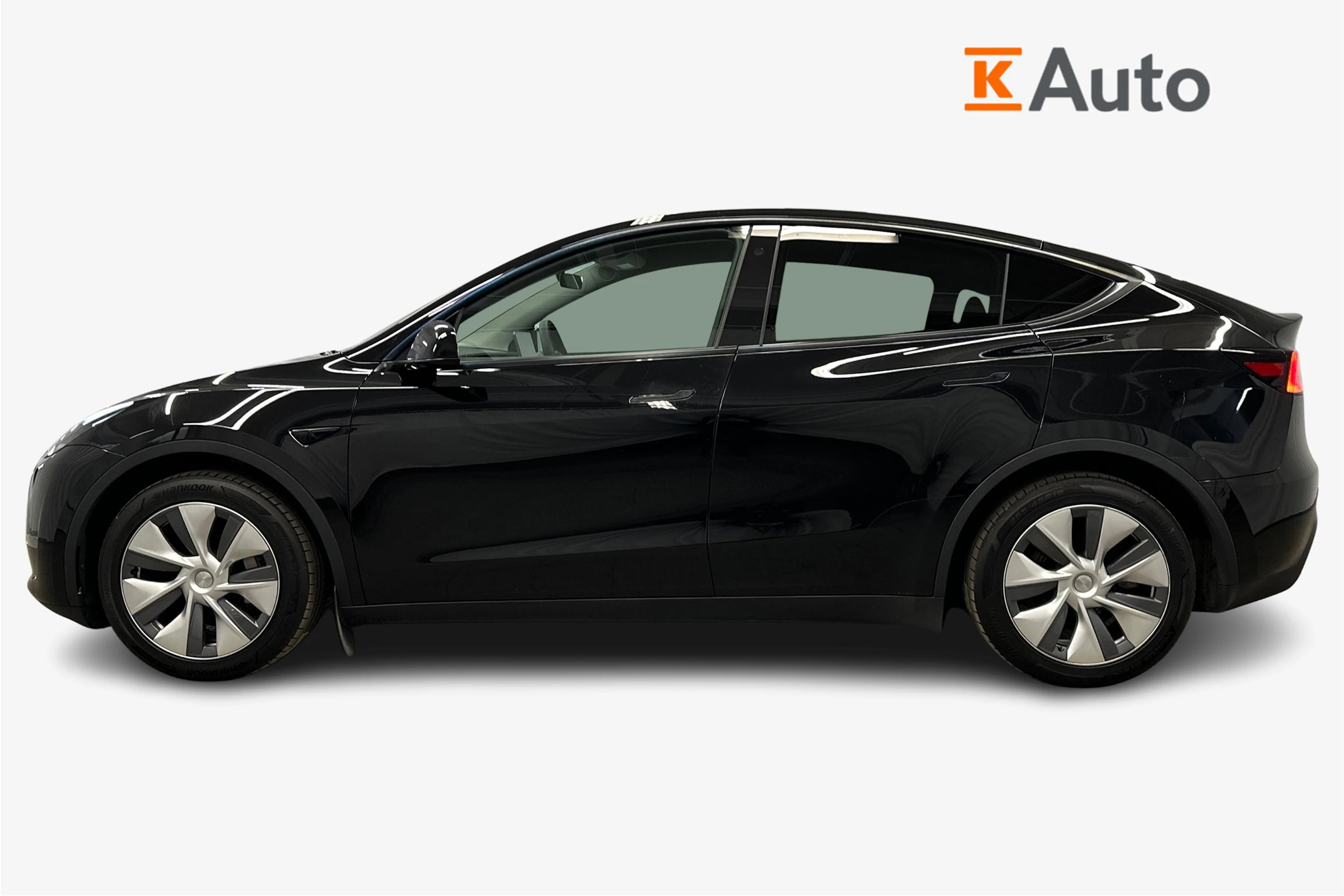 musta Tesla Model Y 2023 kuva 7.