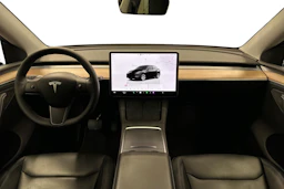 musta Tesla Model Y 2023 kuva 9.
