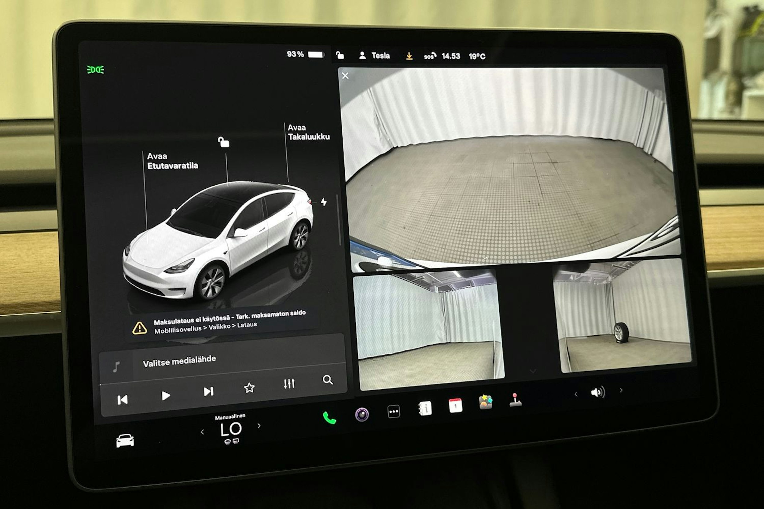valkoinen Tesla Model Y 2023 kuva 26.