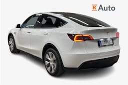 valkoinen Tesla Model Y 2023 kuva 2.