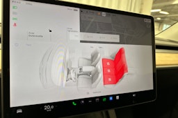 valkoinen Tesla Model Y 2023 kuva 19.