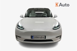 valkoinen Tesla Model Y 2023 kuva 5.