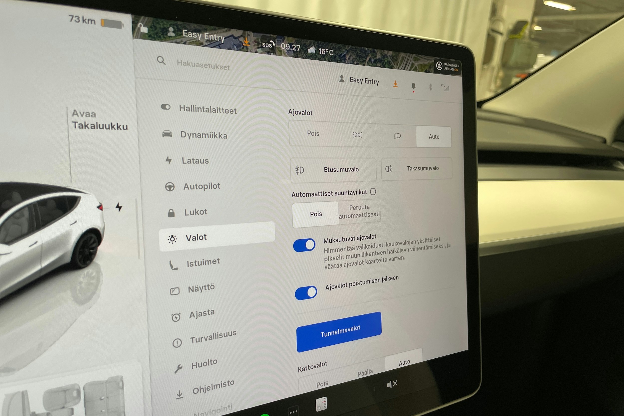 valkoinen Tesla Model Y 2023 kuva 21.