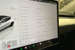 valkoinen Tesla Model Y 2023 kuva 22.