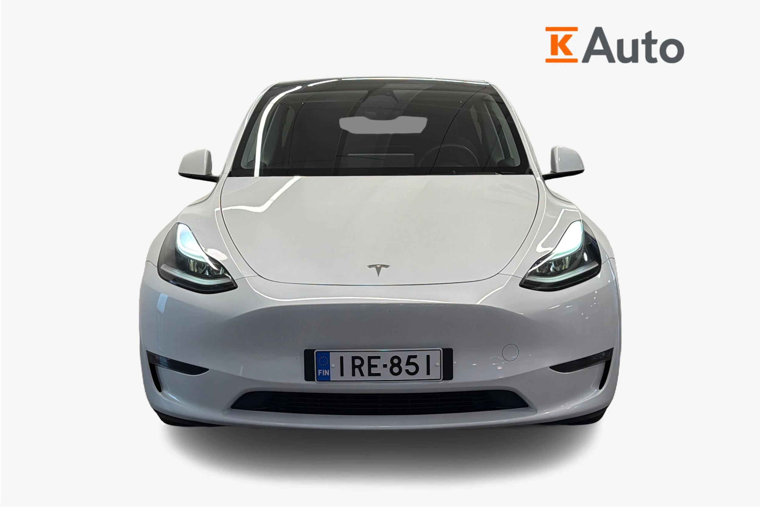 Valkoinen Tesla Model Y 2023 kuva 4.