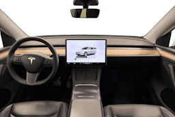 Valkoinen Tesla Model Y 2023 kuva 7.