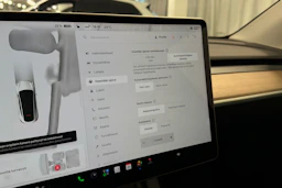 Valkoinen Tesla Model Y 2023 kuva 22.