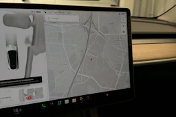 Valkoinen Tesla Model Y 2023 kuva 24.
