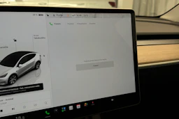 Valkoinen Tesla Model Y 2023 kuva 27.