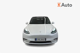 valkoinen Tesla Model Y 2023 kuva 5.