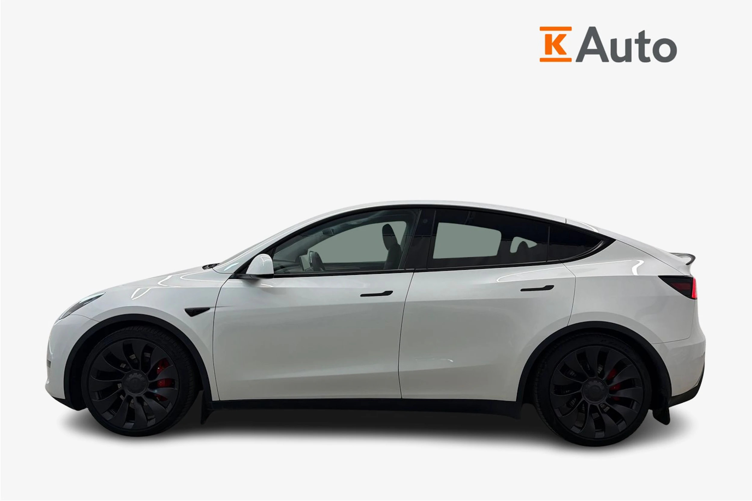 valkoinen Tesla Model Y 2023 kuva 7.