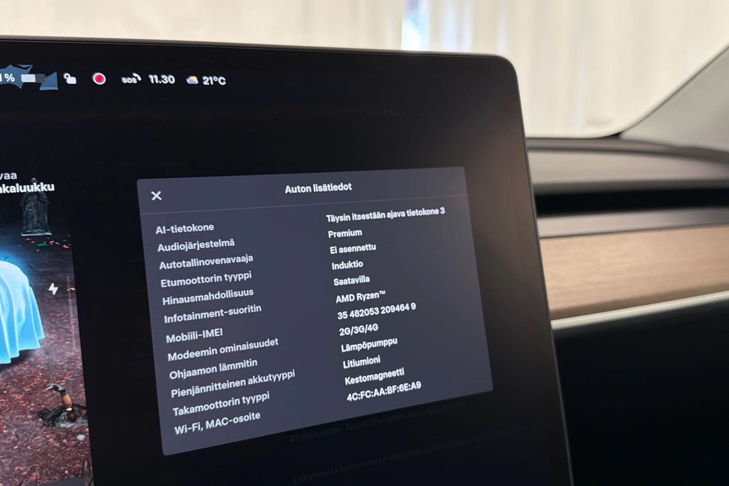 valkoinen Tesla Model Y 2023 kuva 29.