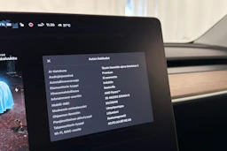 valkoinen Tesla Model Y 2023 kuva 29.
