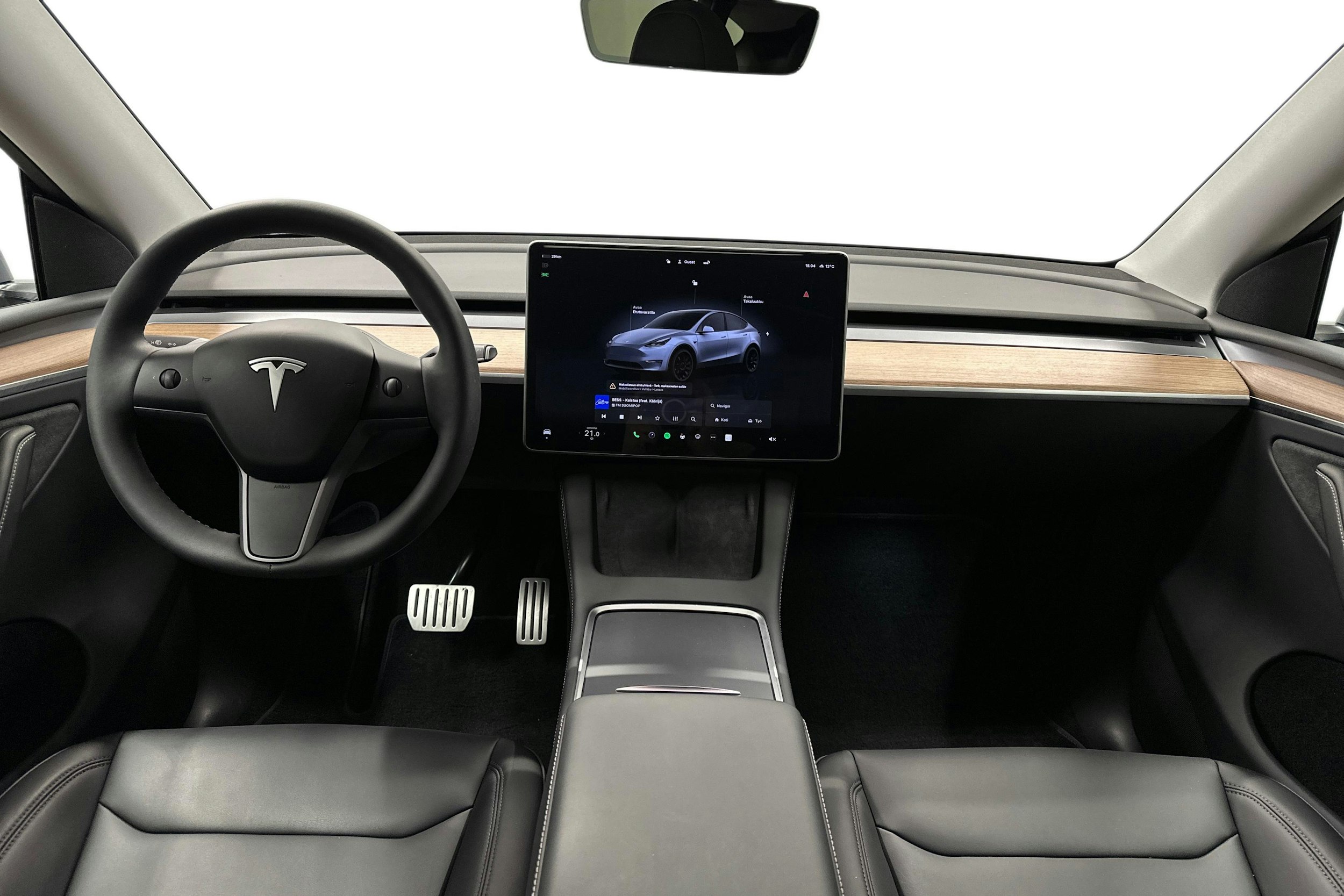 harmaa Tesla Model Y 2023 kuva 9.