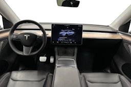 harmaa Tesla Model Y 2023 kuva 9.