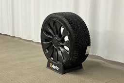 harmaa Tesla Model Y 2023 kuva 13.