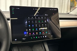 harmaa Tesla Model Y 2023 kuva 22.