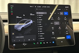 harmaa Tesla Model Y 2023 kuva 25.