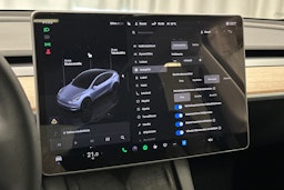 harmaa Tesla Model Y 2023 kuva 27.