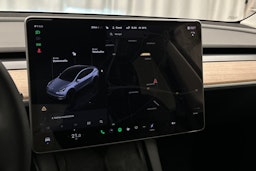 harmaa Tesla Model Y 2023 kuva 28.