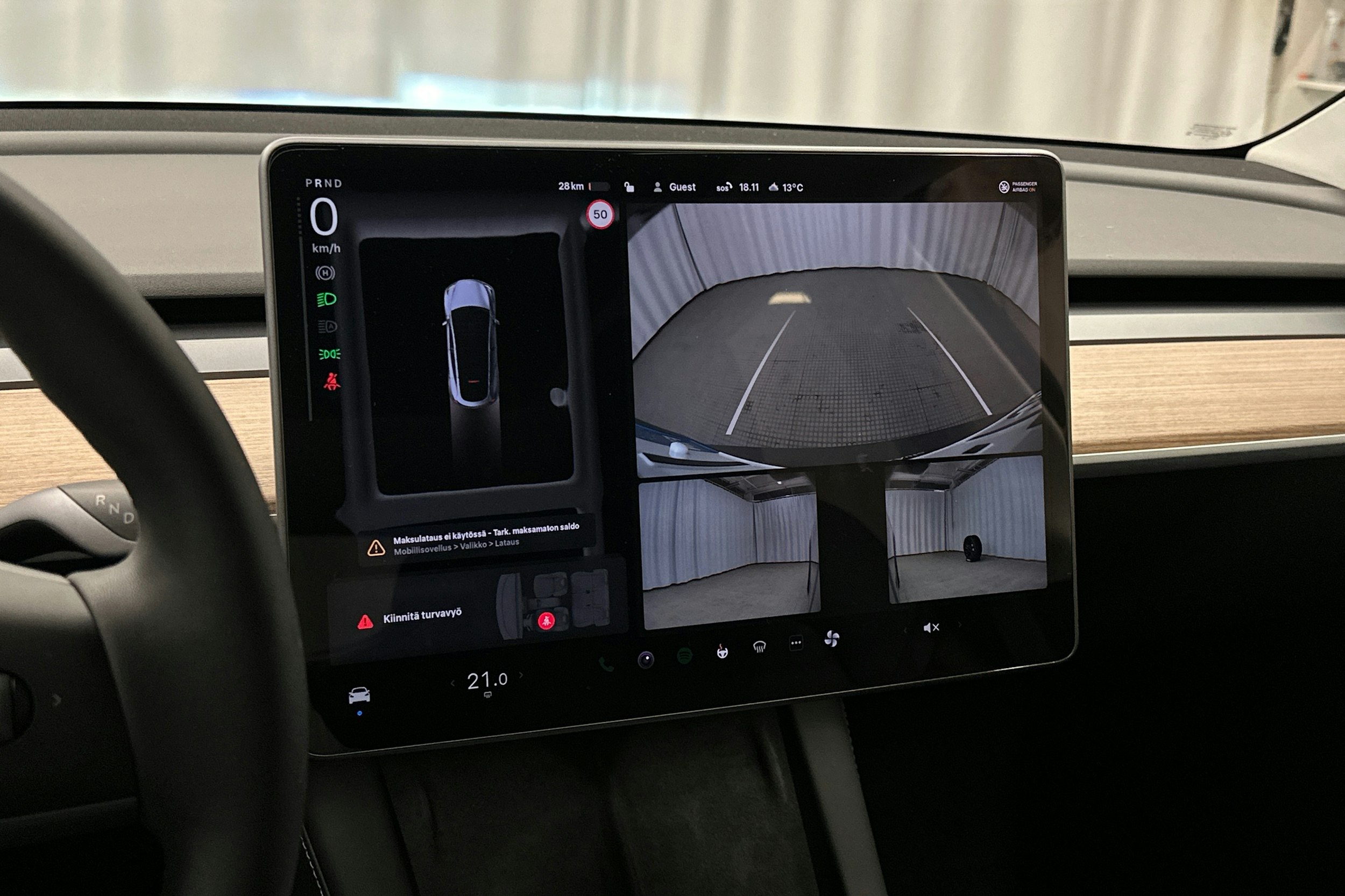 harmaa Tesla Model Y 2023 kuva 31.