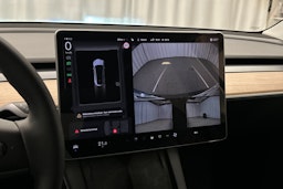 harmaa Tesla Model Y 2023 kuva 31.