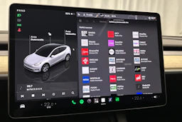 valkoinen Tesla Model Y 2023 kuva 30.