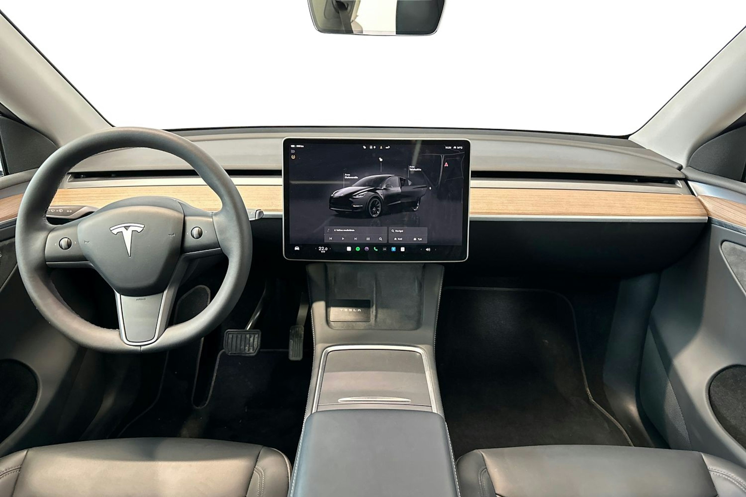 musta Tesla Model Y 2023 kuva 9.