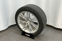 musta Tesla Model Y 2023 kuva 14.