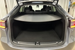 harmaa Tesla Model Y 2023 kuva 14.