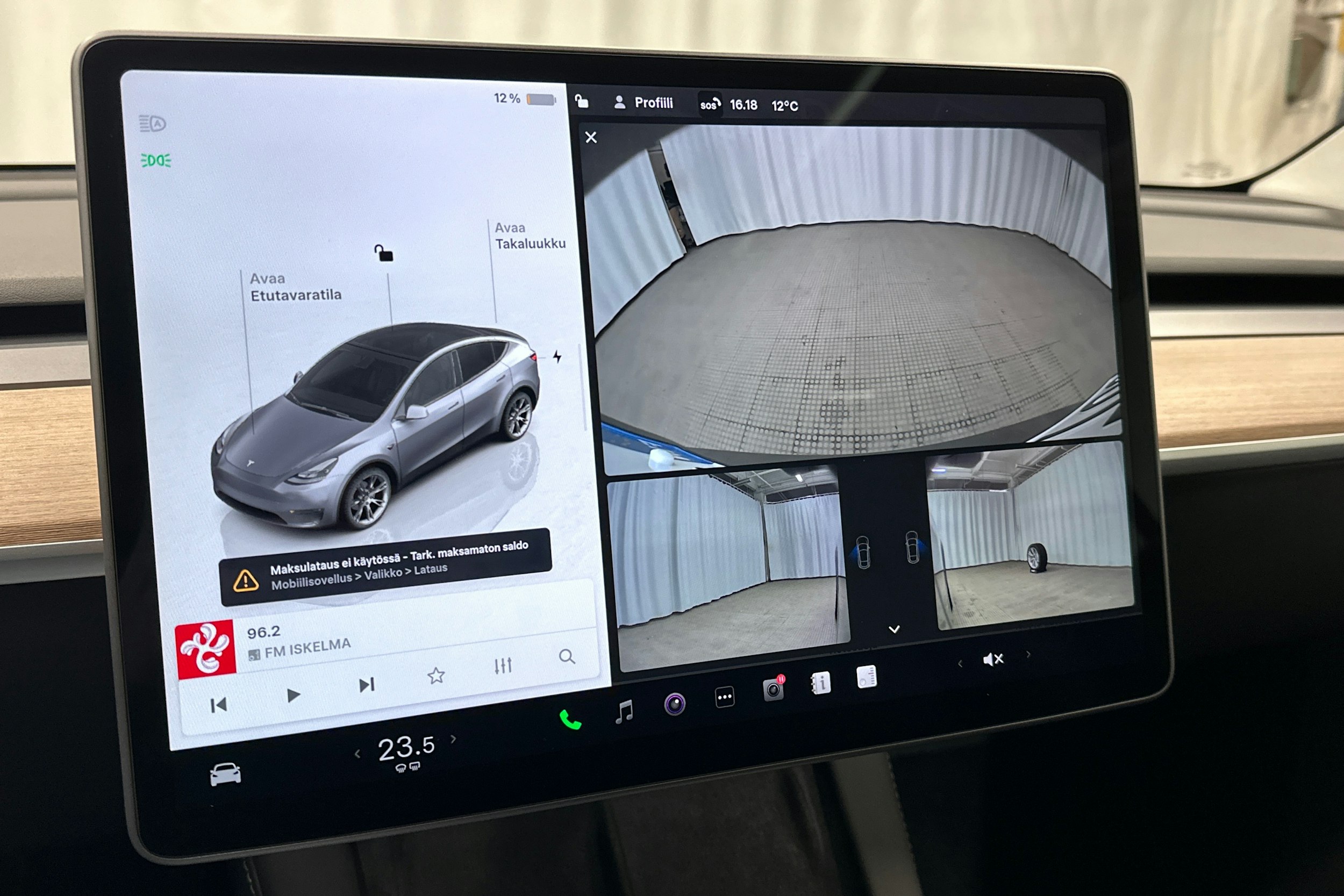 harmaa Tesla Model Y 2023 kuva 24.
