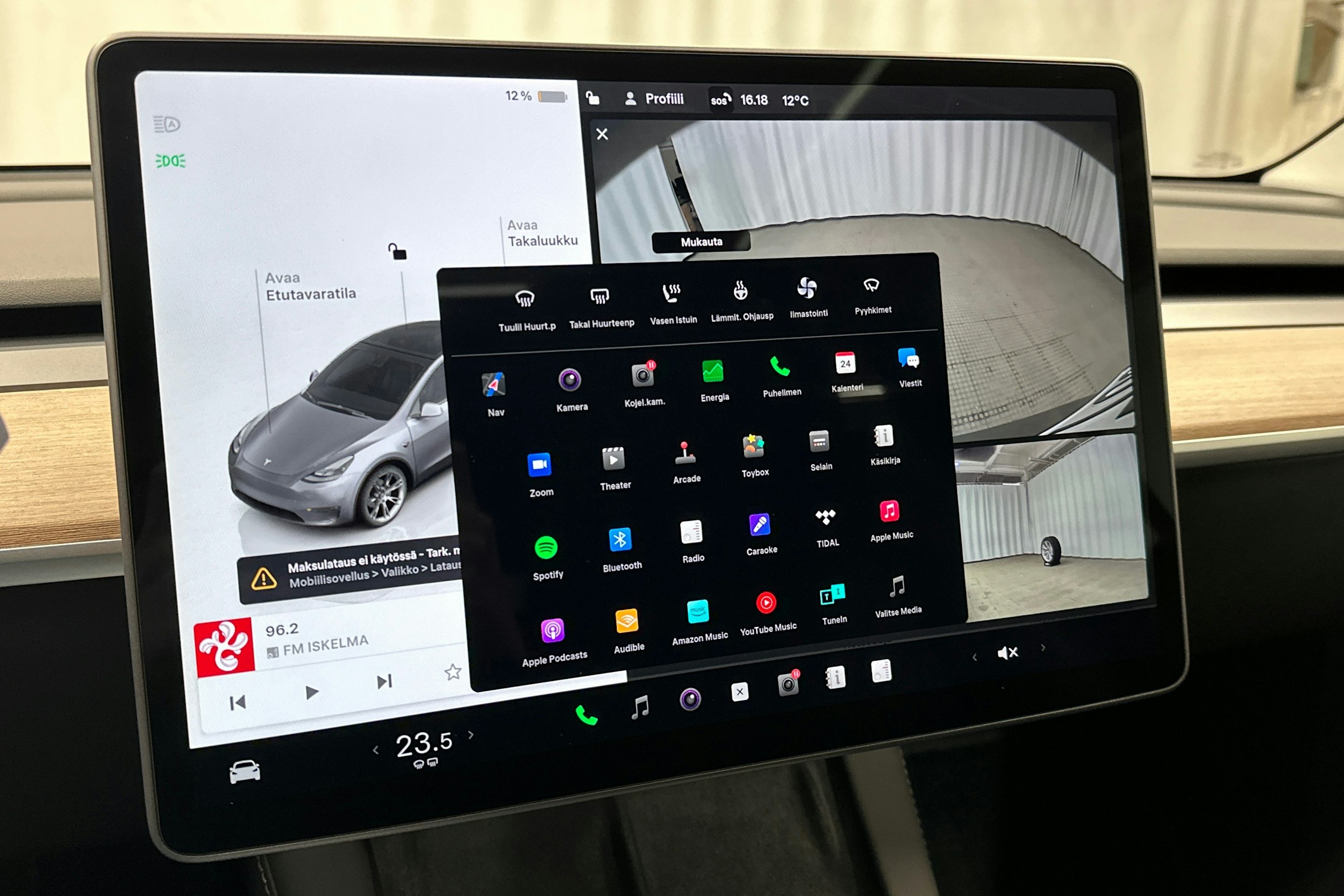harmaa Tesla Model Y 2023 kuva 25.