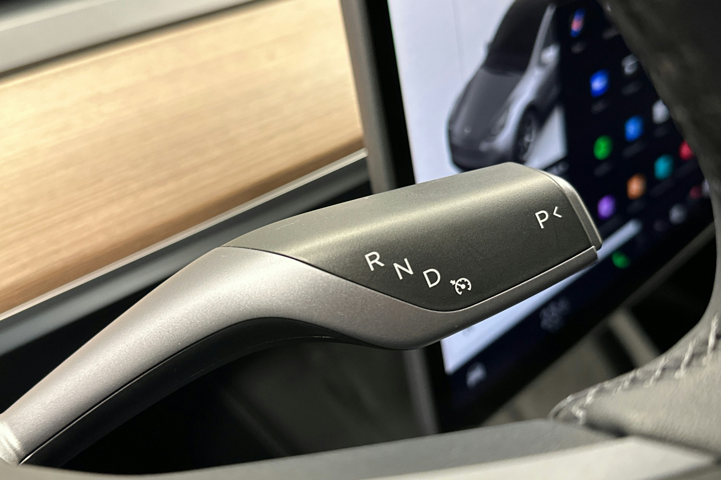 harmaa Tesla Model Y 2023 kuva 26.