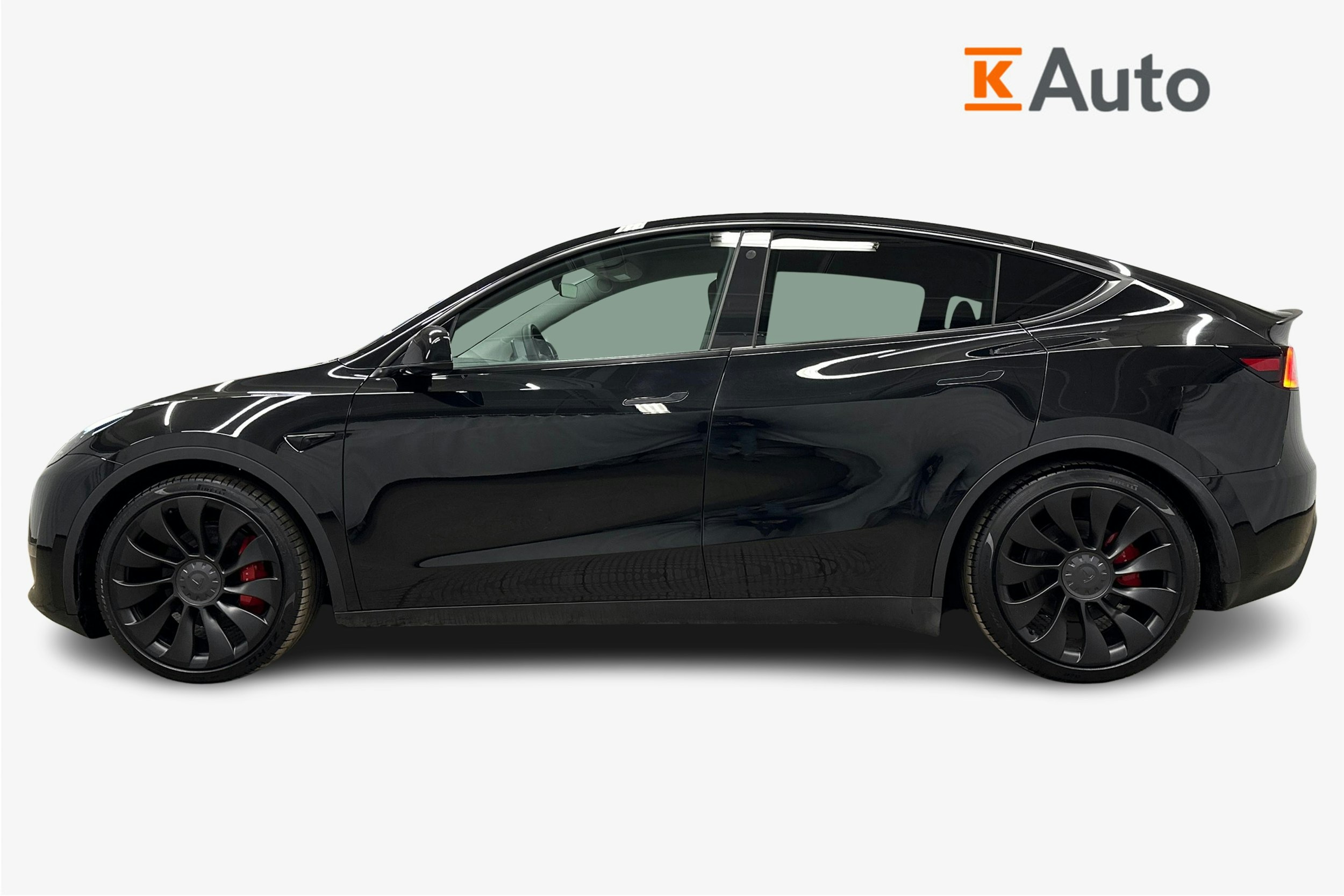 musta Tesla Model Y 2023 kuva 5.